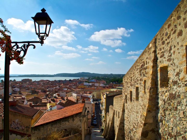 Cosa vedere a Carloforte: Guida essenziale alle meraviglie dell’isola