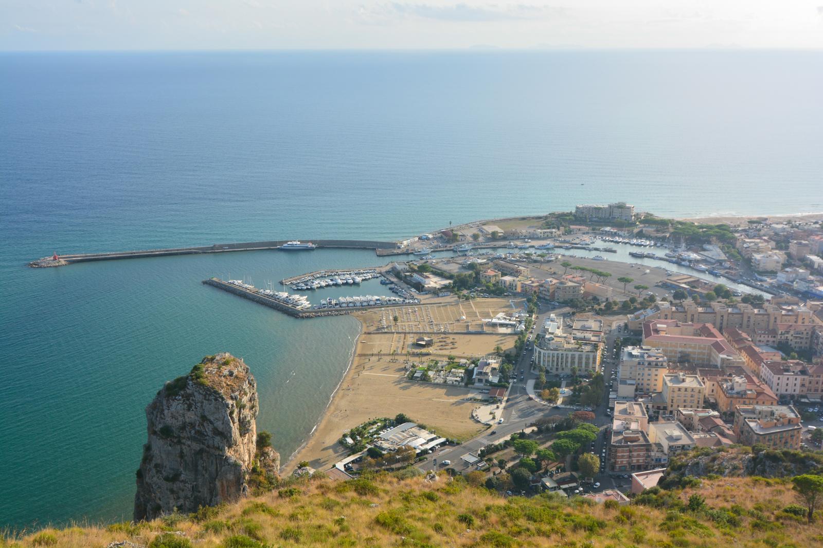 Cosa vedere a Terracina: Gioielli Nascosti e Magie del Mare Tirreno!